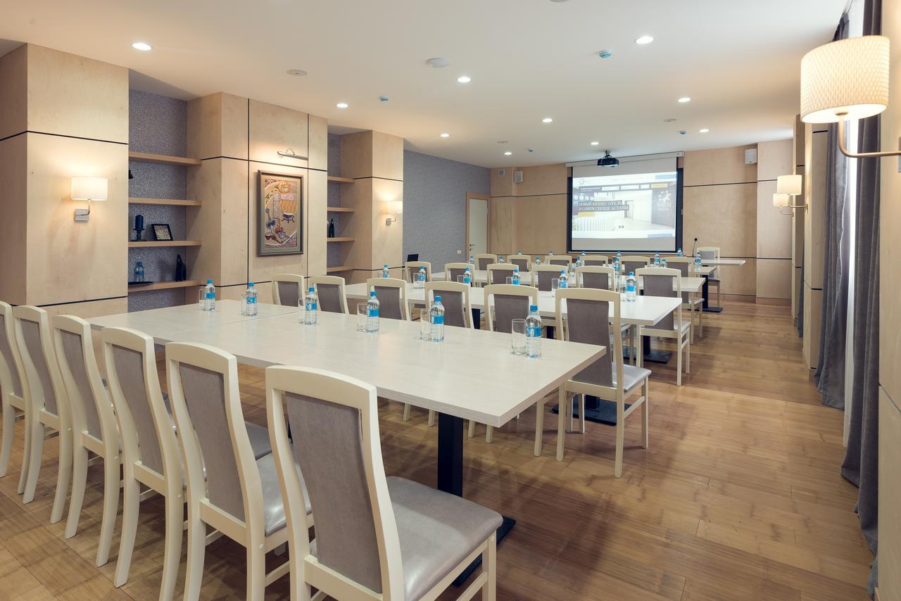 אסטנה Aykun Hotel By Ag Hotels Group מראה חיצוני תמונה